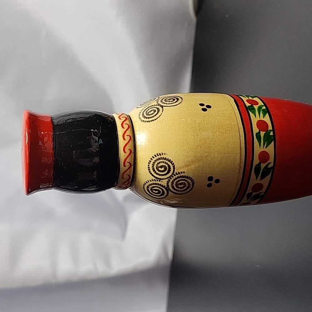 Matryoshka Salt and Pepper Shakers - Picture 5 of 7